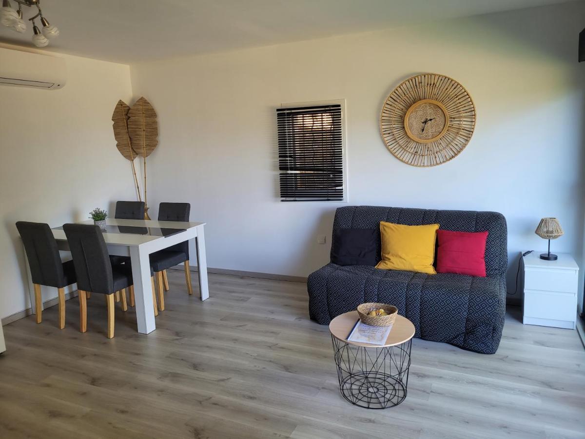 Appartement Tout Equipe En Rez-De-Jardin Entre Gard Et Ardeche Saint-Julien-de-Peyrolas Exterior photo